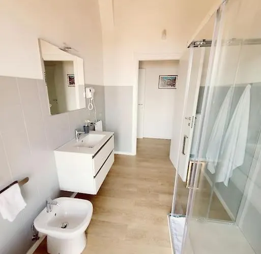 Casa Giuly , Attico Sul