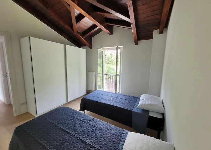 Casa Giuly , Attico Sul