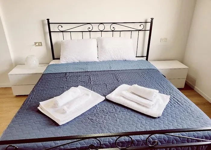 Casa Giuly , Attico Sul *