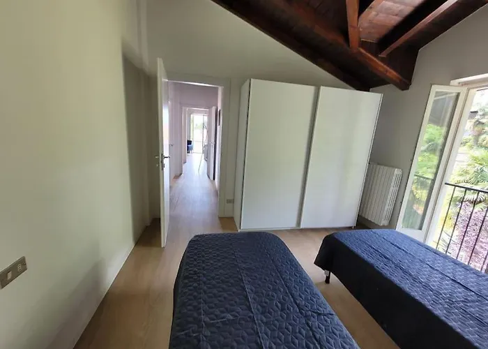 Casa Giuly , Attico Sul *